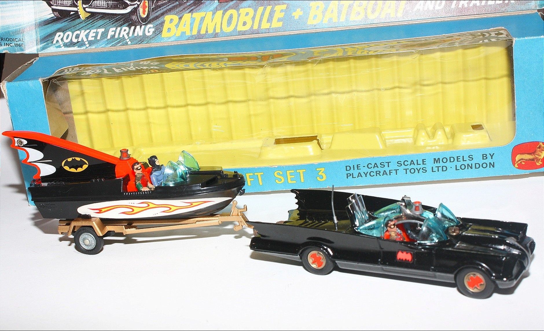 Corgi Toys Gift Set Batmobile and Batboat c1967