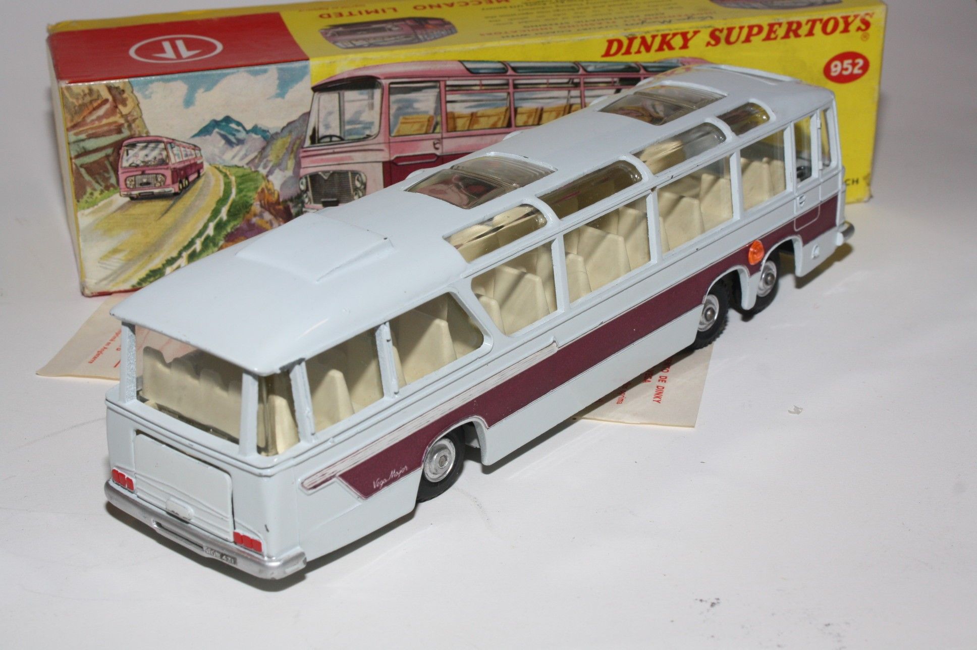 Dinky 952 Vega Major Luxury Coach, VGC in Good Original Box | DB