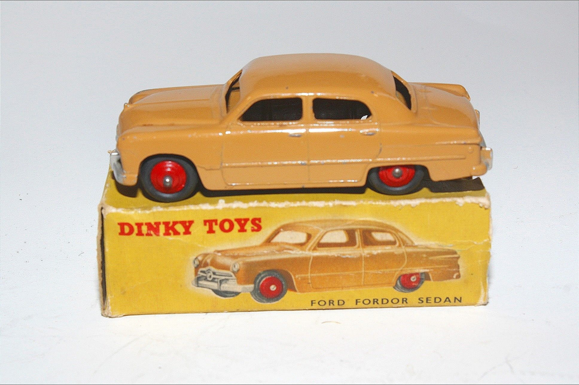 Dinky 170 Ford Fordor Sedan, VGC in Original Box 1954-1956 | DB Collectables