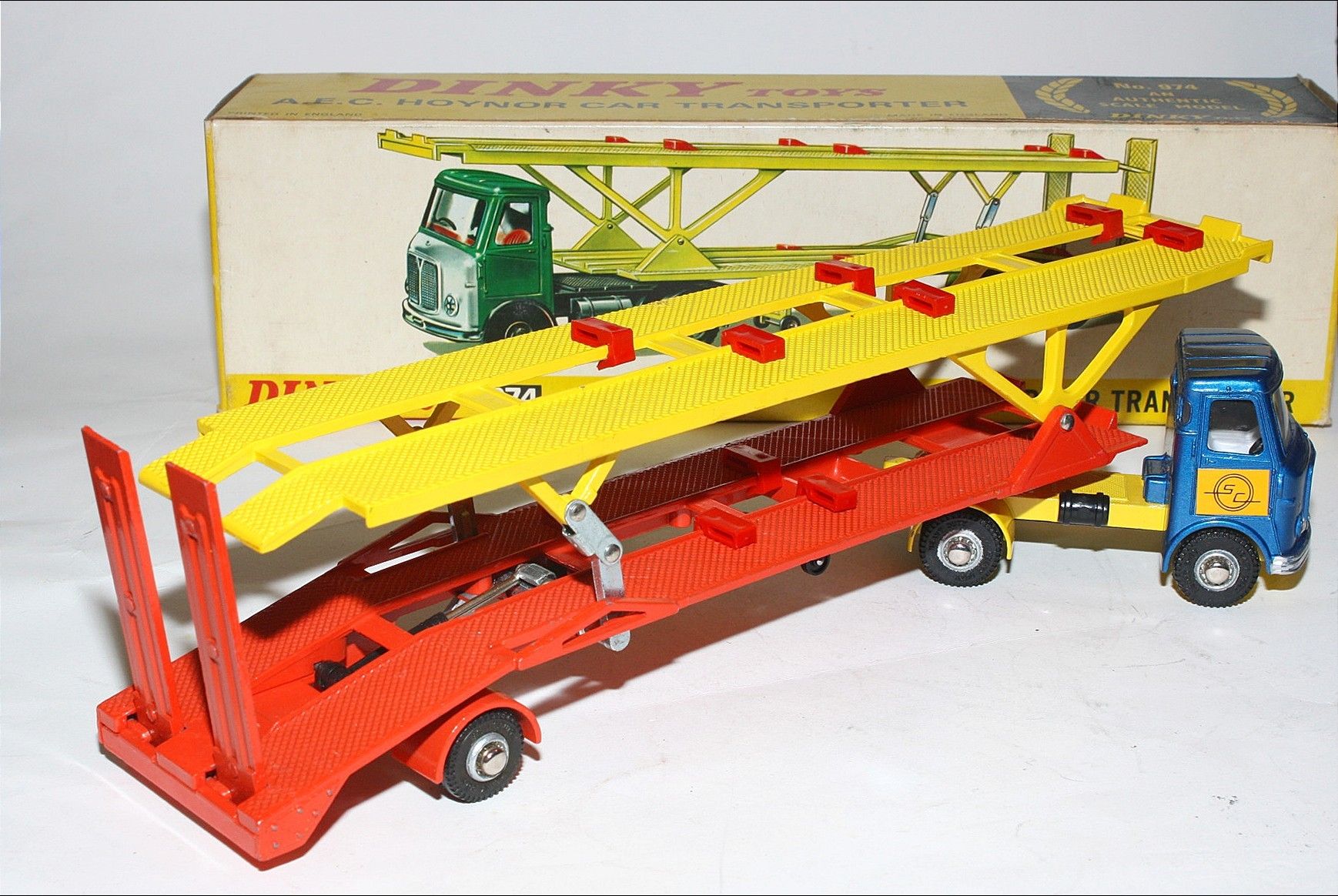 Dinky 974 AEC Hoyner Car Transporter, VNM in Good Original