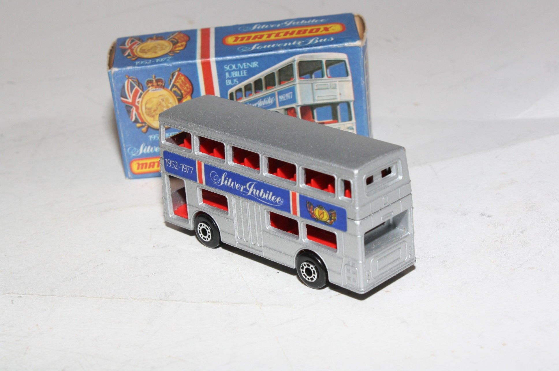 Matchbox 1977 Souvenir Jubilee Bus MIB DB Collectables