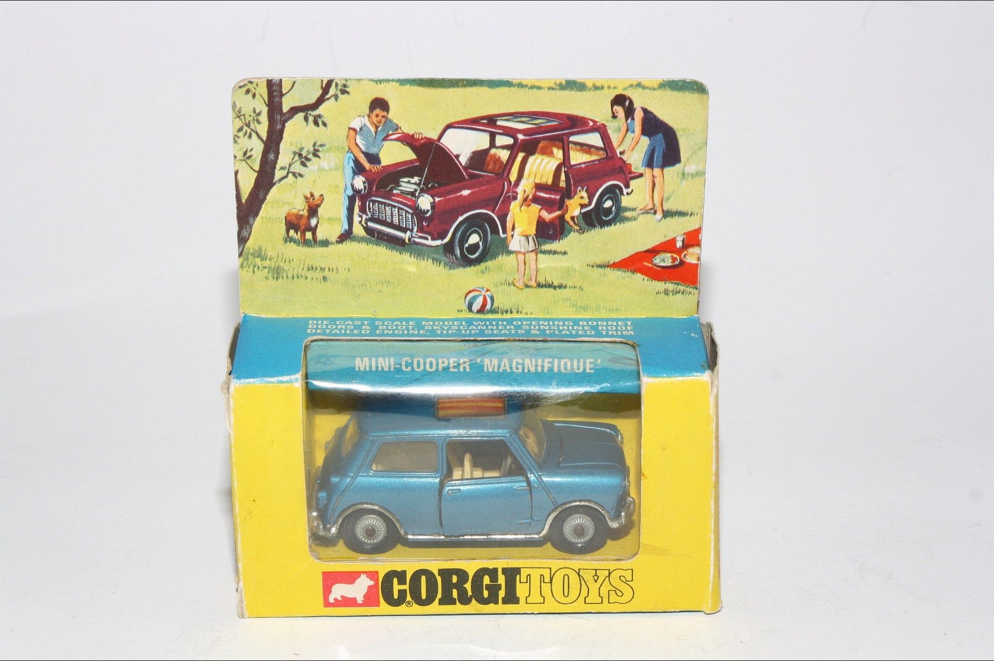 Corgi 1/36 Scale 3 Piece Mini Set Red/white/green - Etsy