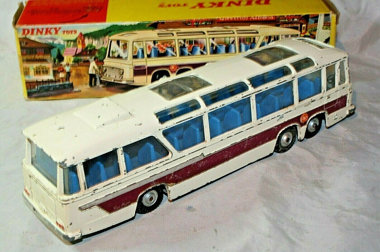 Dinky 952 Vega Major Luxury Coach In Original Box Db Collectables