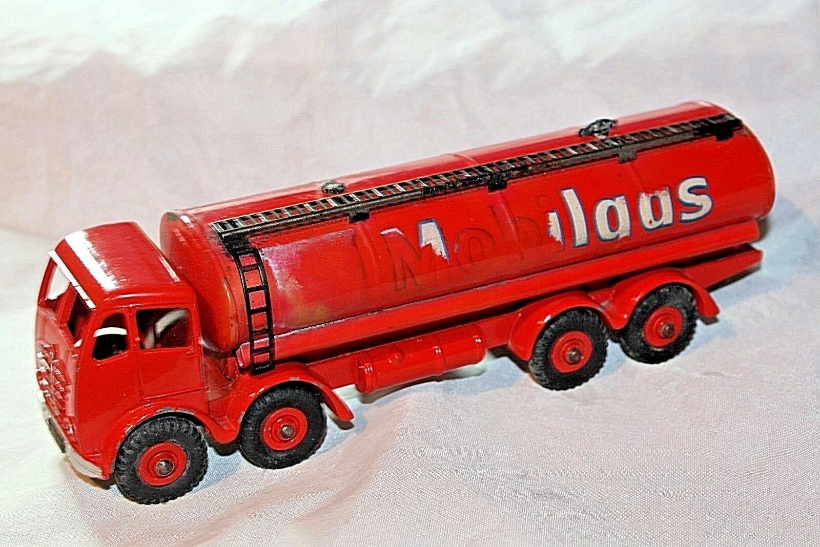 Dinky #941 Foden 14 ton Tanker (Mobilgas), Good Condition | DB Collectables