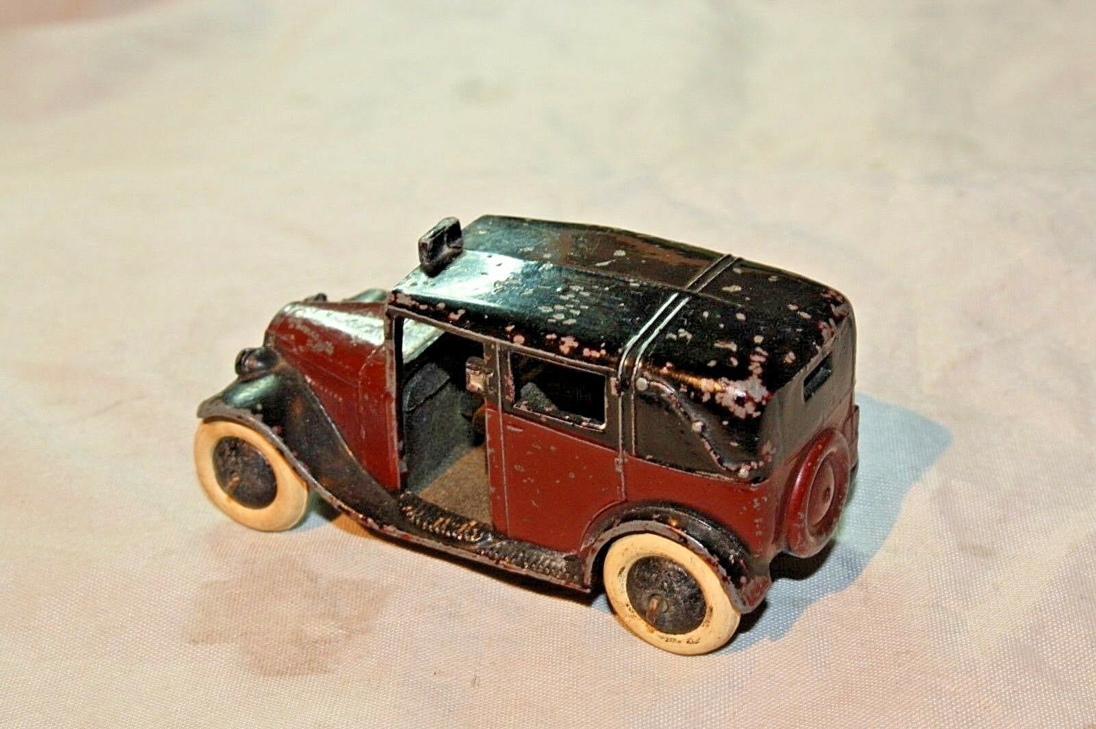 Dinky 36g Taxi with Driver, Post War, 1936-1946 Original | DB Collectables