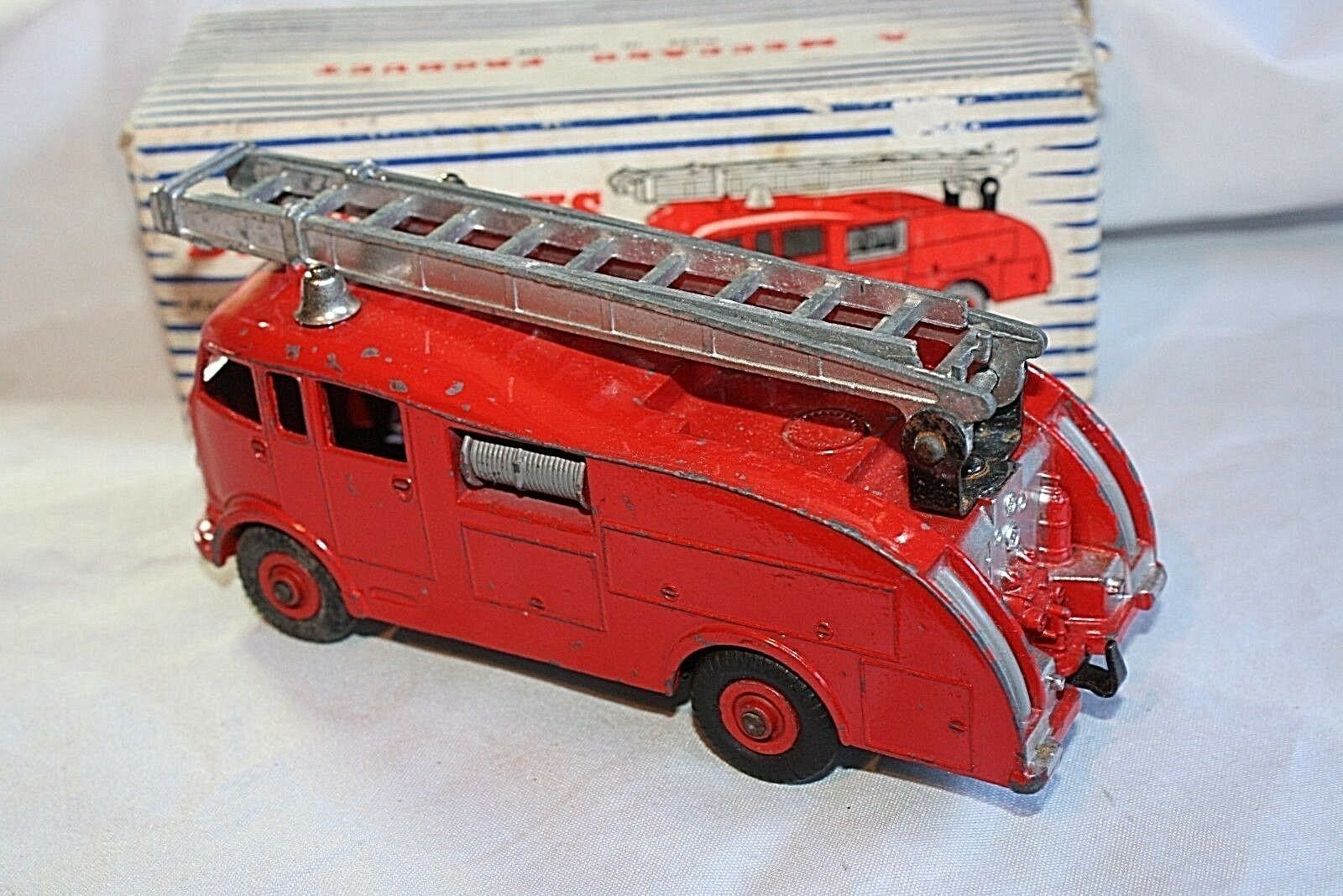 Dinky 955 Fire Engine With Extending Ladder, Good Condition in Original Box  | DB Collectables