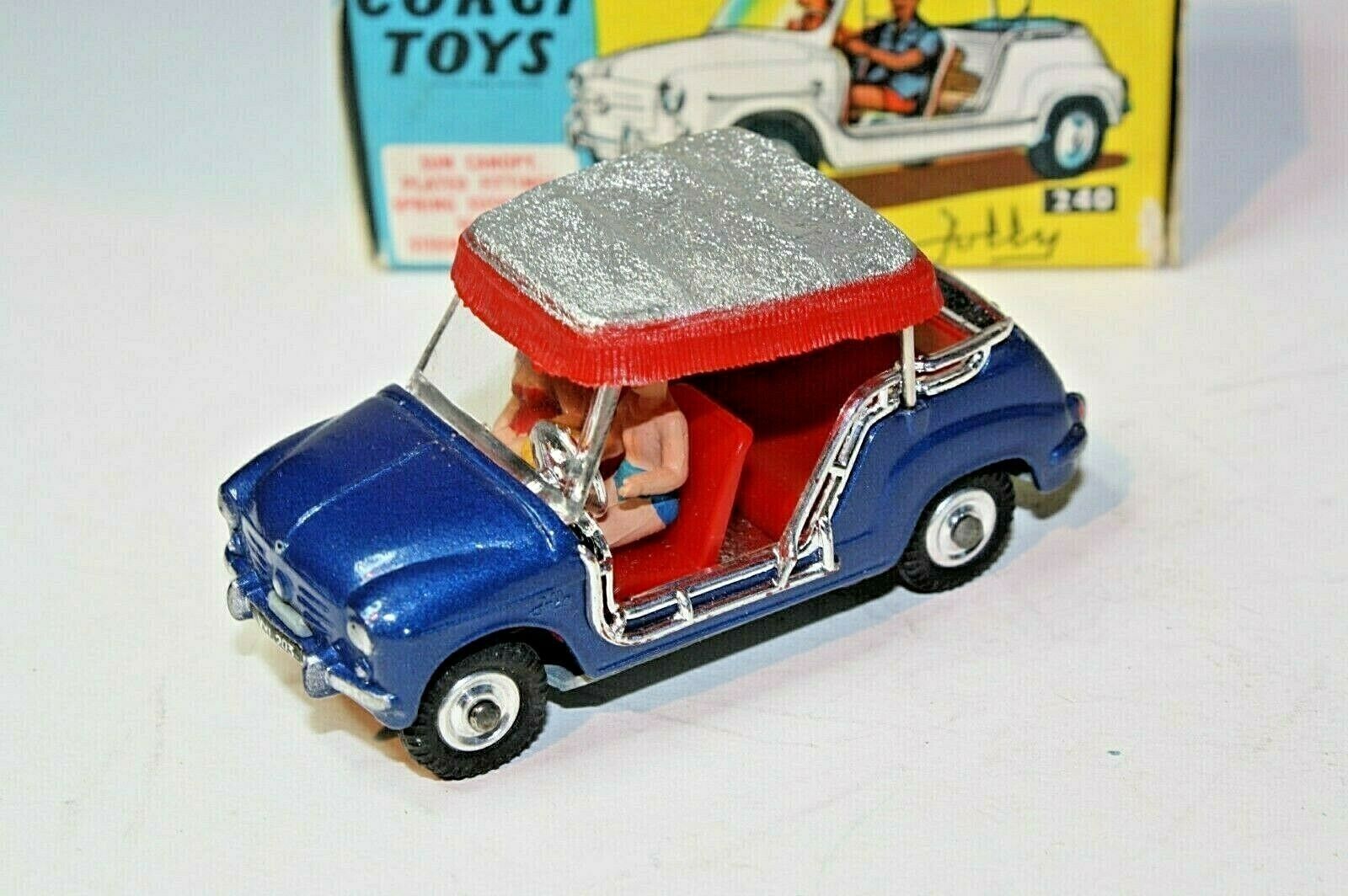 Vectis Auctions | Corgi Toys 242 Ghia-Fiat 600 Jolly