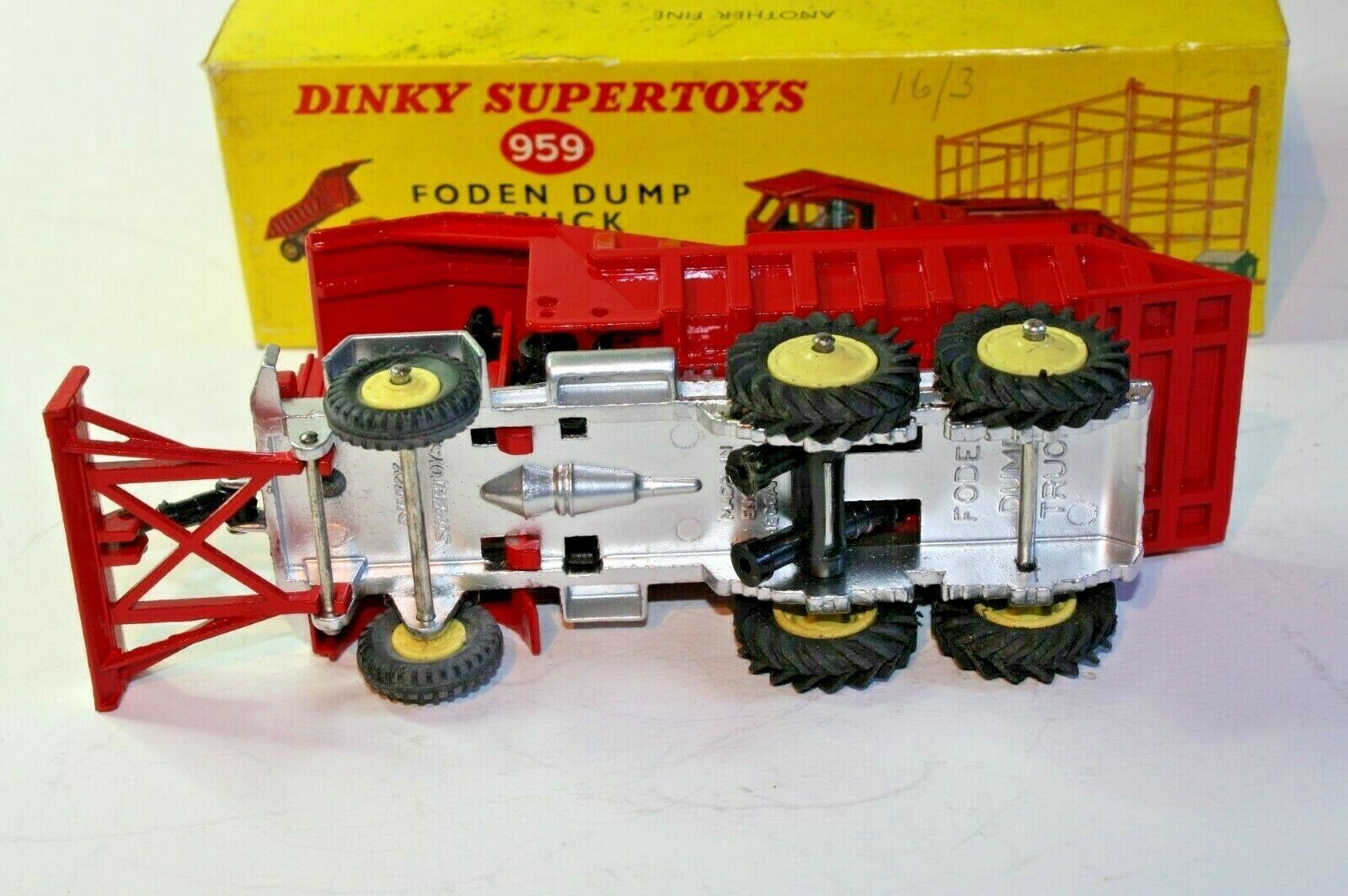 A BOXED DINKY SUPERTOYS FODEN DUMP TRUCK, No.959, red livery, silver chassis 40-60