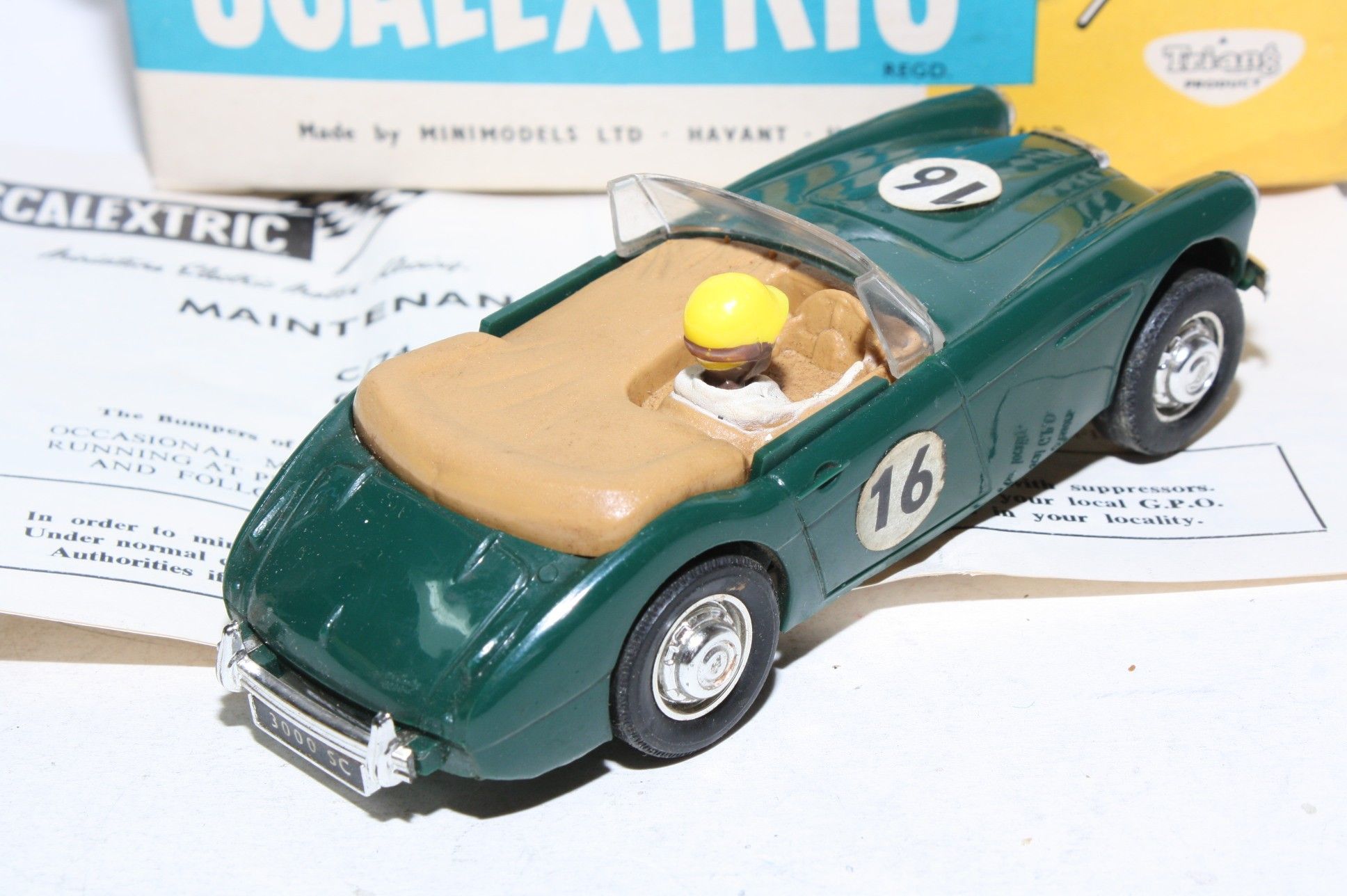 Vintage Scalextric C74 Austin Healey 3000 , All Original in Original Box | DB Collectables