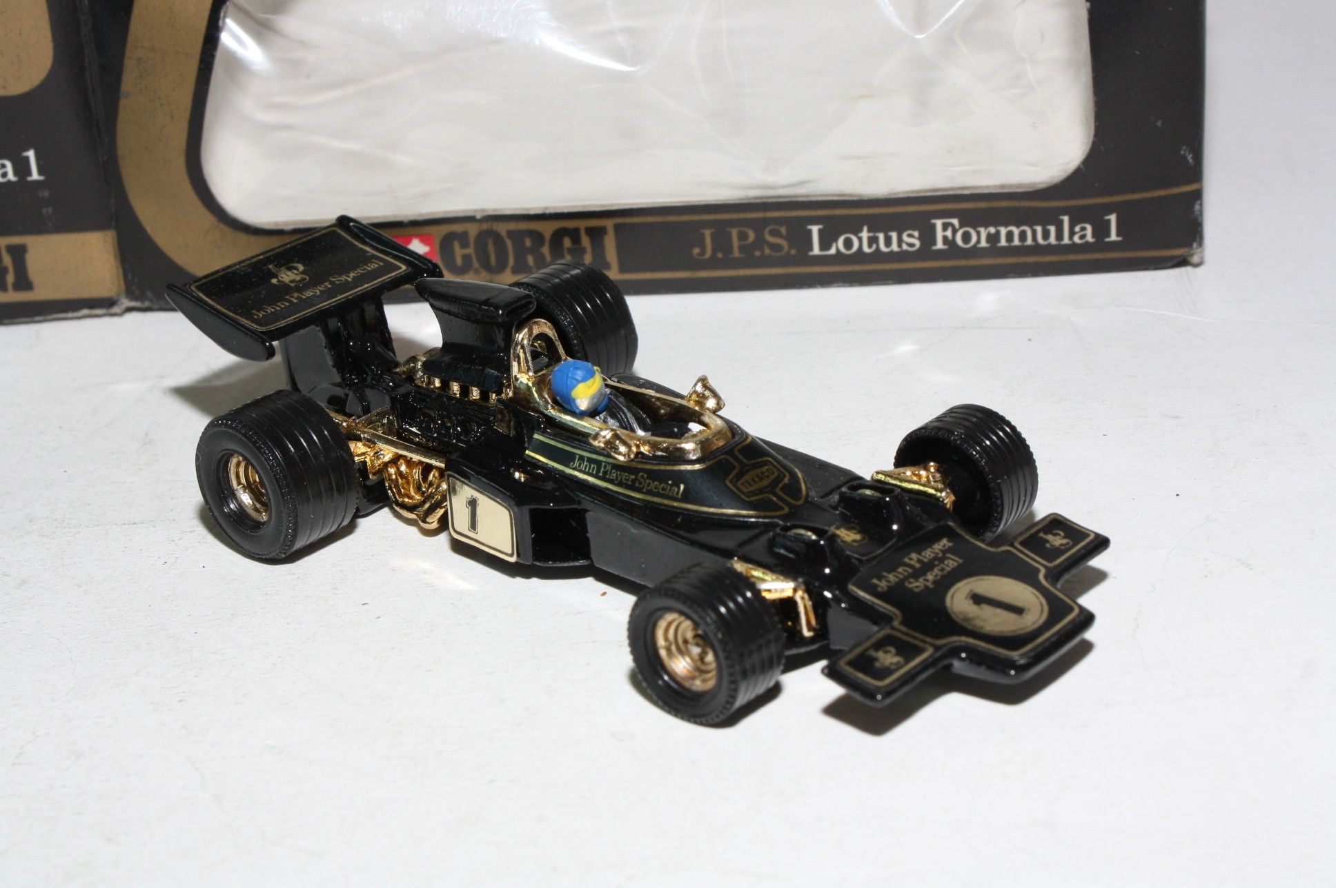 Corgi 154 JPS Ronnie Peterson Lotus,Mint in Original Box | DB