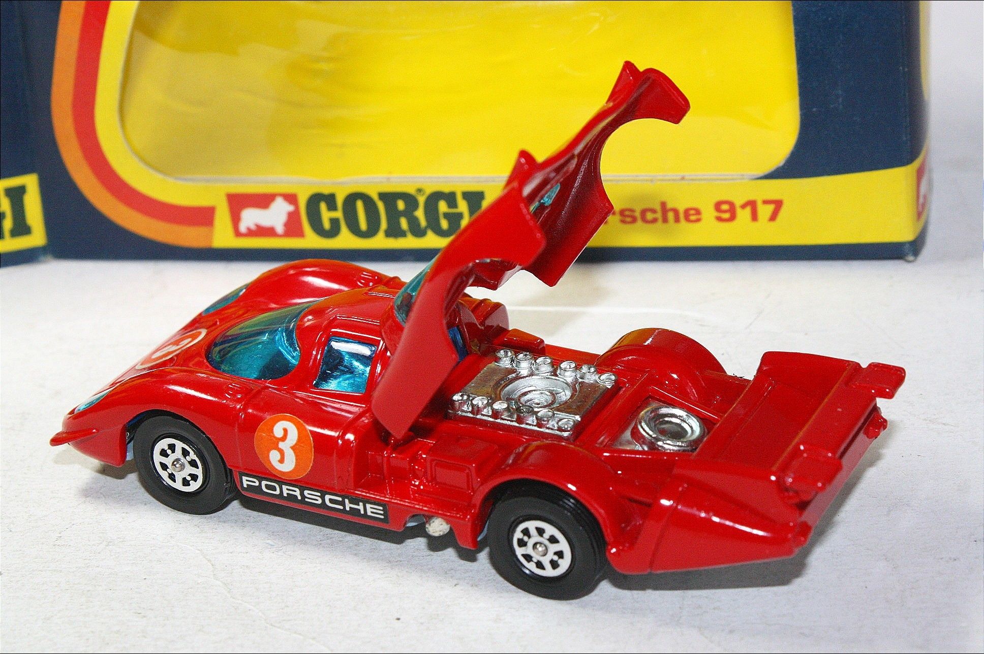 Corgi 385 Porsche 917, Mint in Original Box | DB Collectables