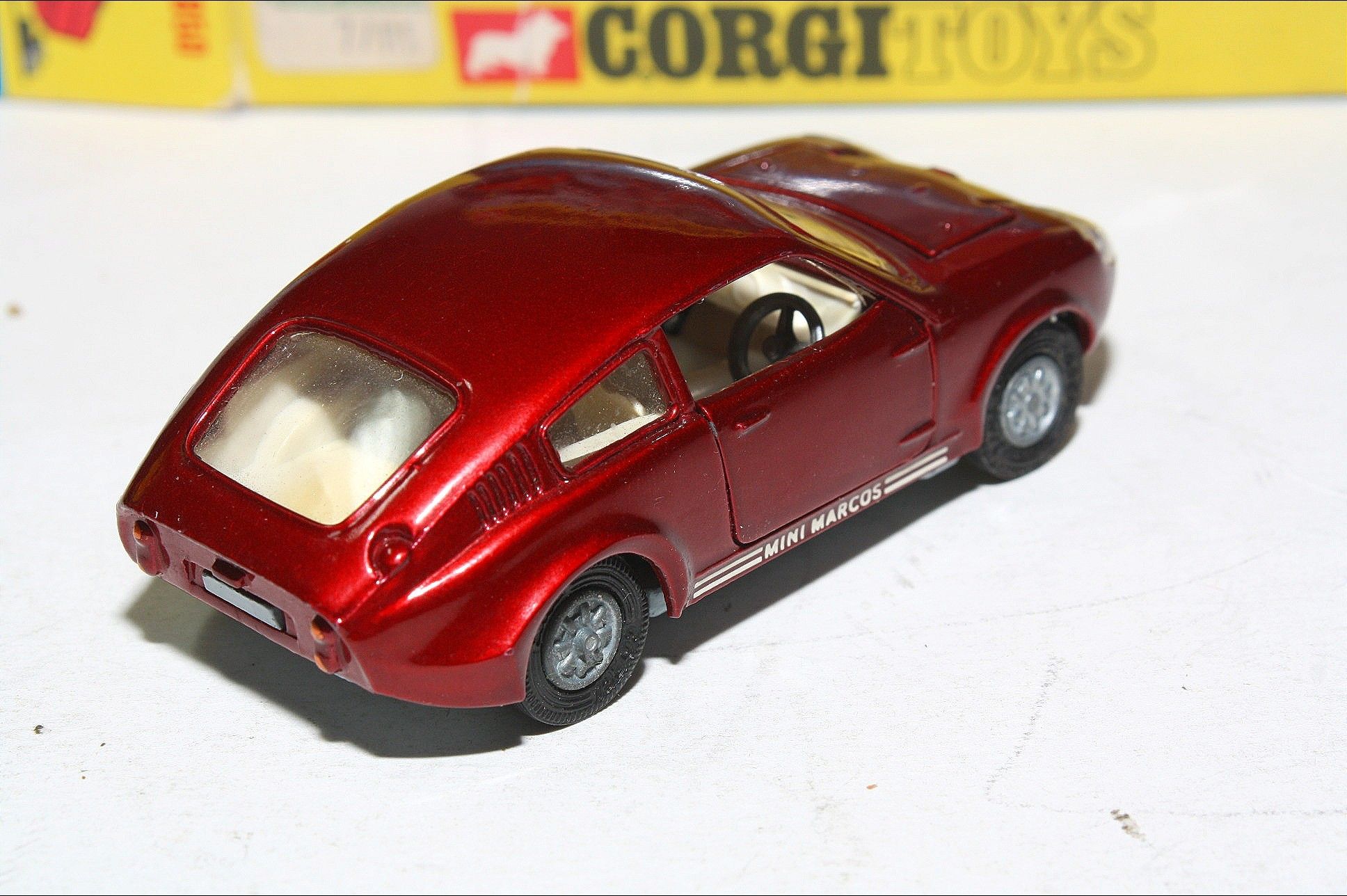 341 Mini Marcos GT 850, Mint in Original Box DB Collectables