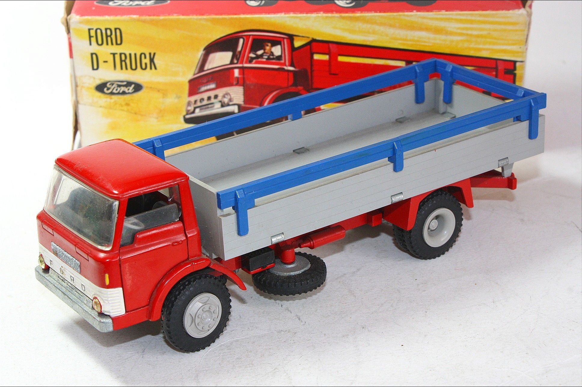 Tekno 915, Ford D Series, Excellent in Original Box | DB Collectables