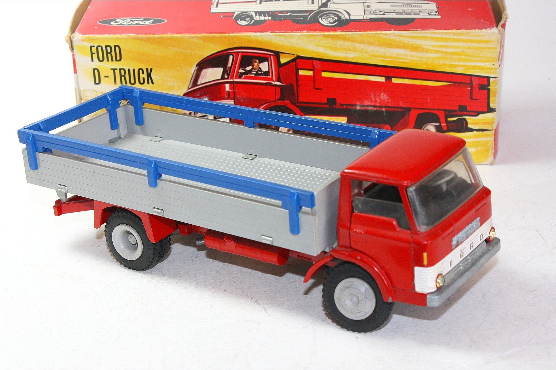 Tekno 915, Ford D Series, Excellent in Original Box | DB Collectables