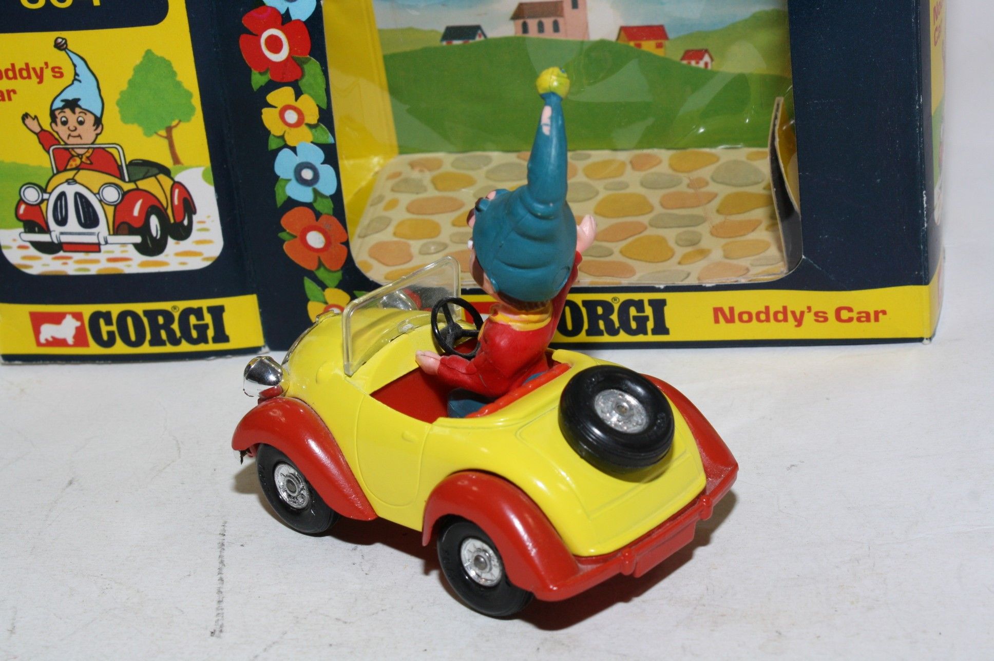 Corgi 804 Noddy's Car, Mint in Good Original Box | DB Collectables