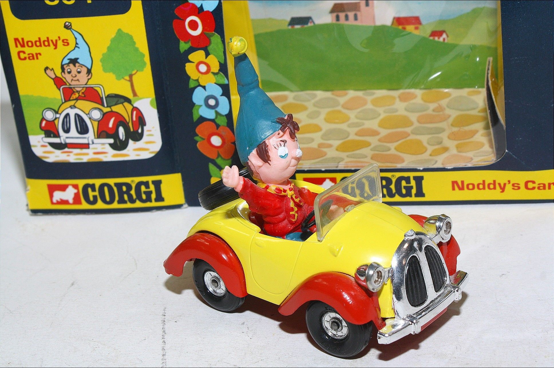 Corgi 804 Noddy's Car, Mint in Good Original Box | DB Collectables