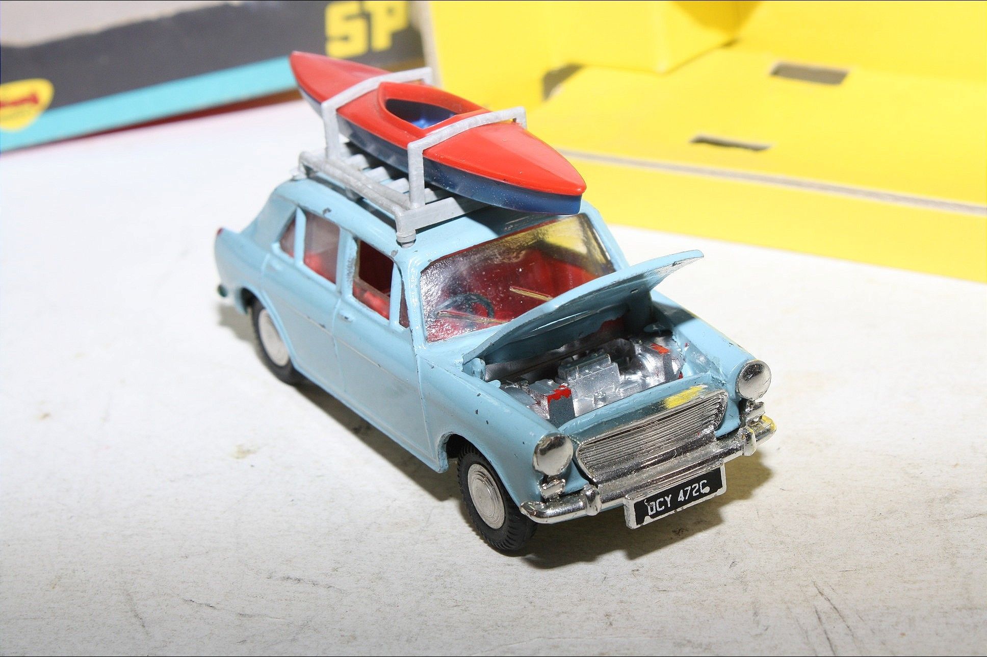 Spot-On 274 Morris 1100 with Canoe, VGC in Original Box | DB
