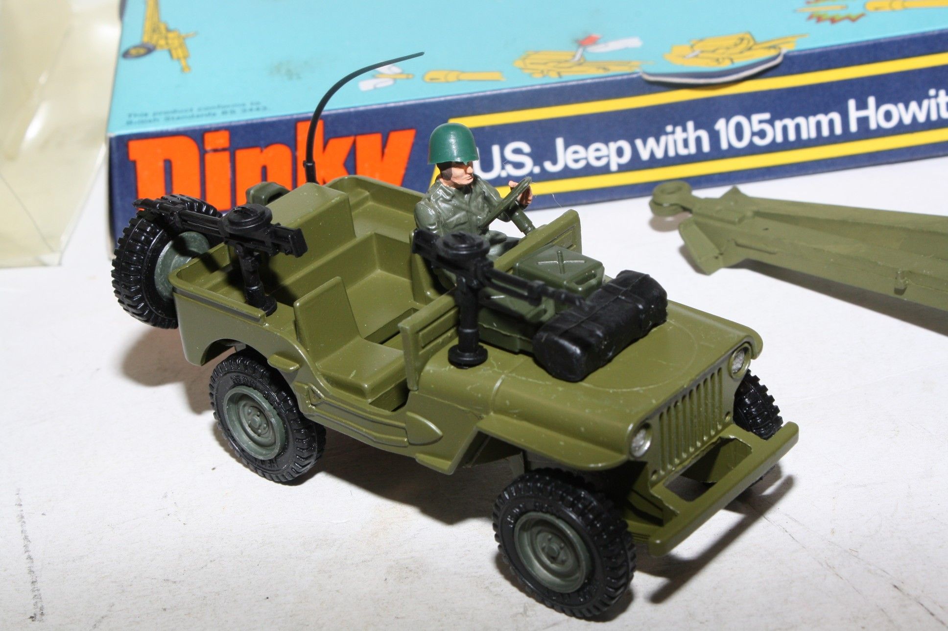 Dinky 615 US Jeep With 105mm Howitzer, Mint in Original Pack | DB