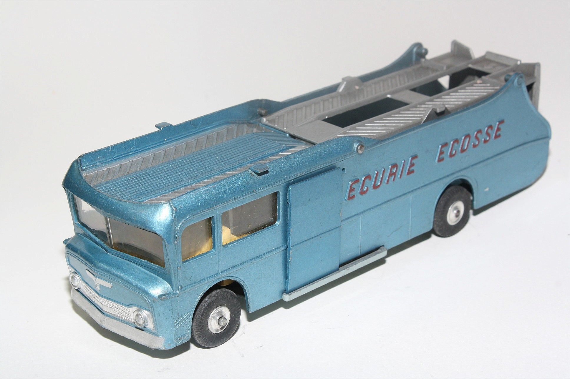 eyJidWNrZXQiOiJ6b2d6LWVjb20uZG