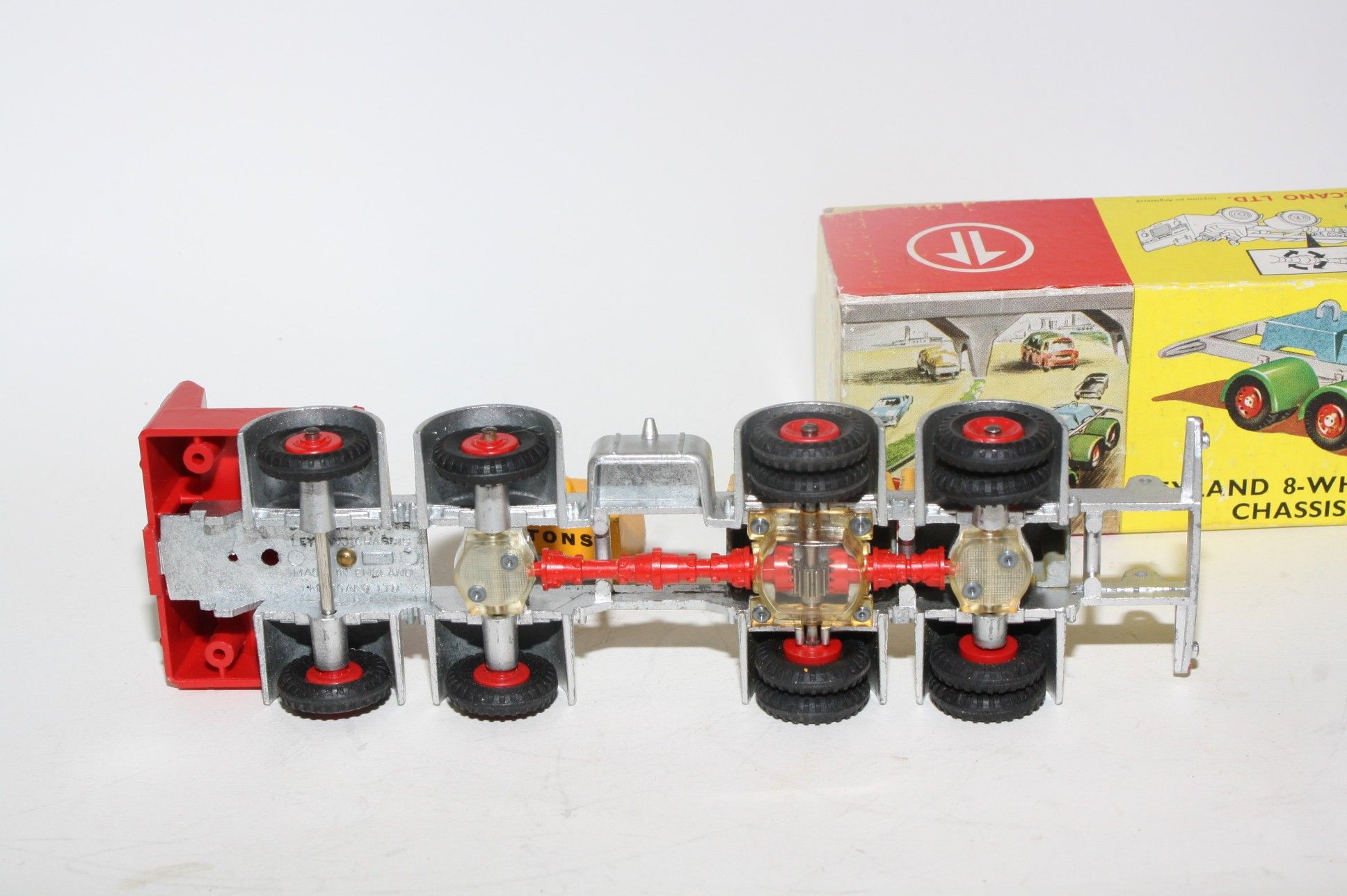 Dinky 936 Leyland Eight Wheeled Test Chassis,VGC in Good