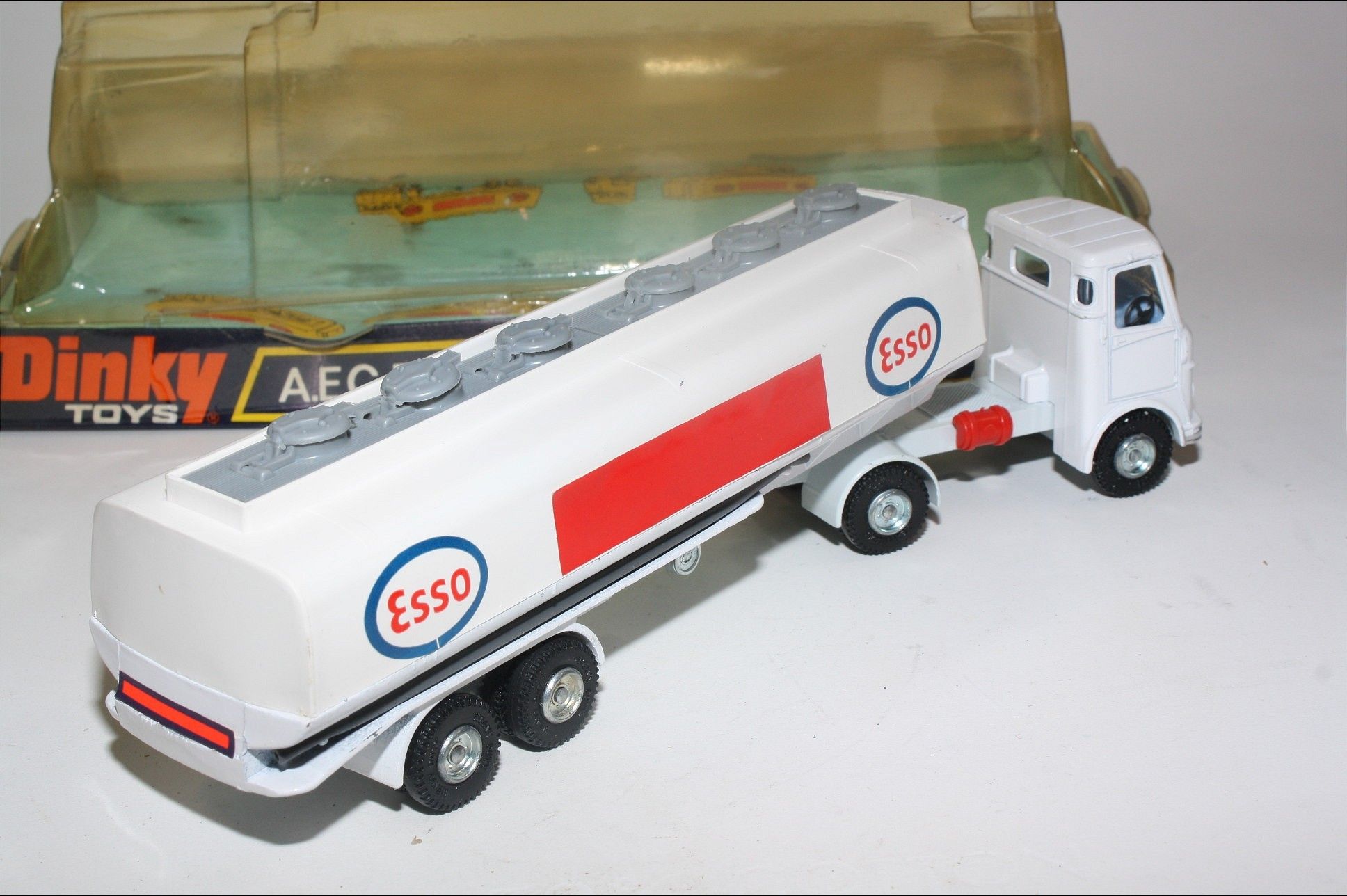 Dinky 945 AEC Fuel Tanker , Mint in Original Box | DB Collectables