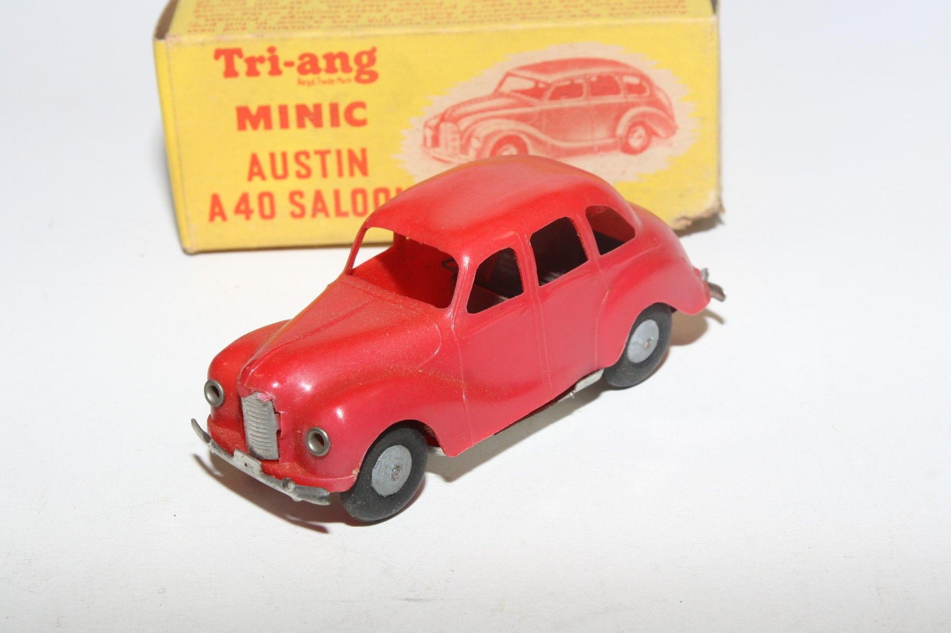 Triang Minic Austin A40 Saloon, Push n Go, Superb, Boxed | DB Collectables