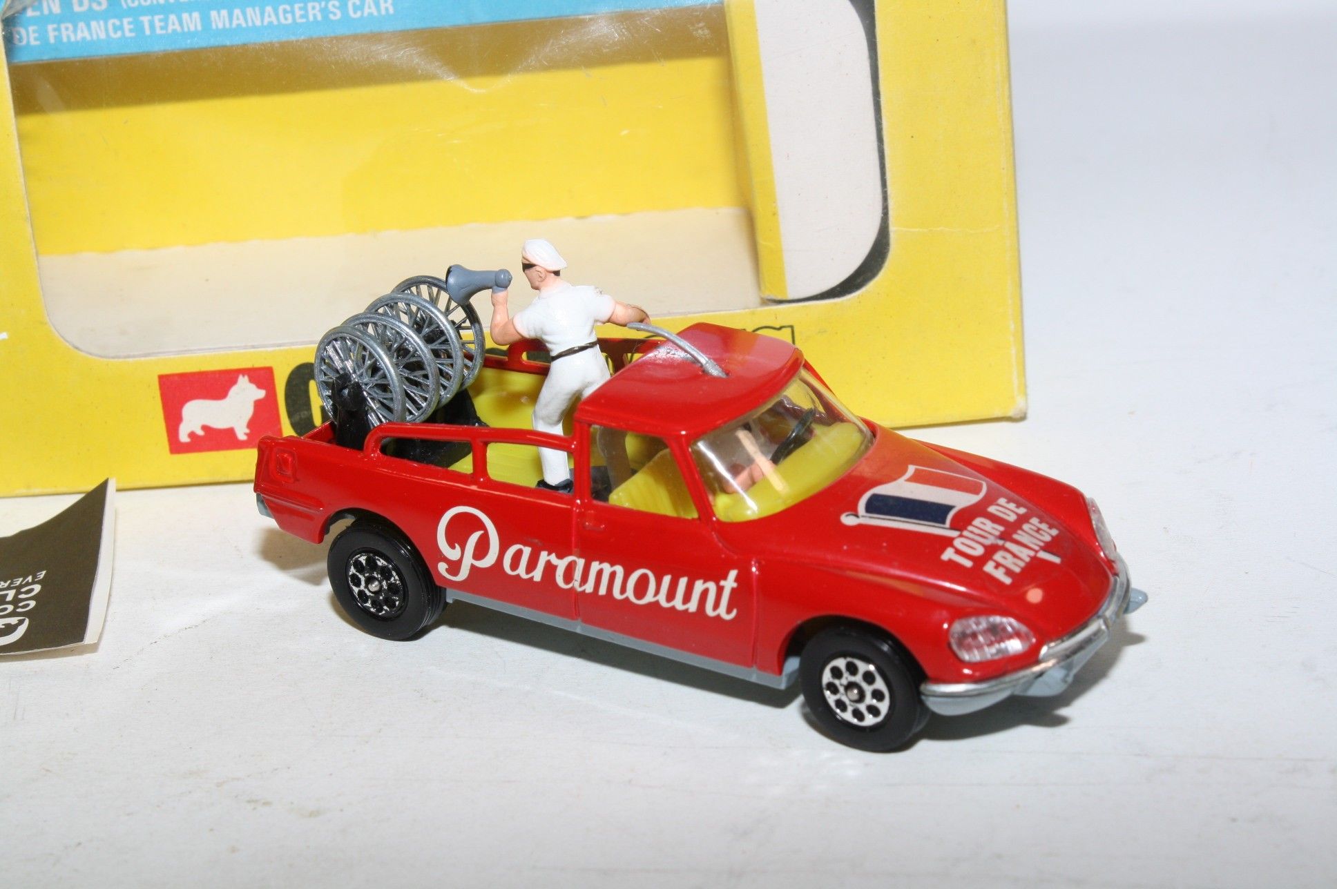 Corgi 510 - Citroën DS 19 Pick-up Tour De France Paramount 1/43, 1971 (occasion)