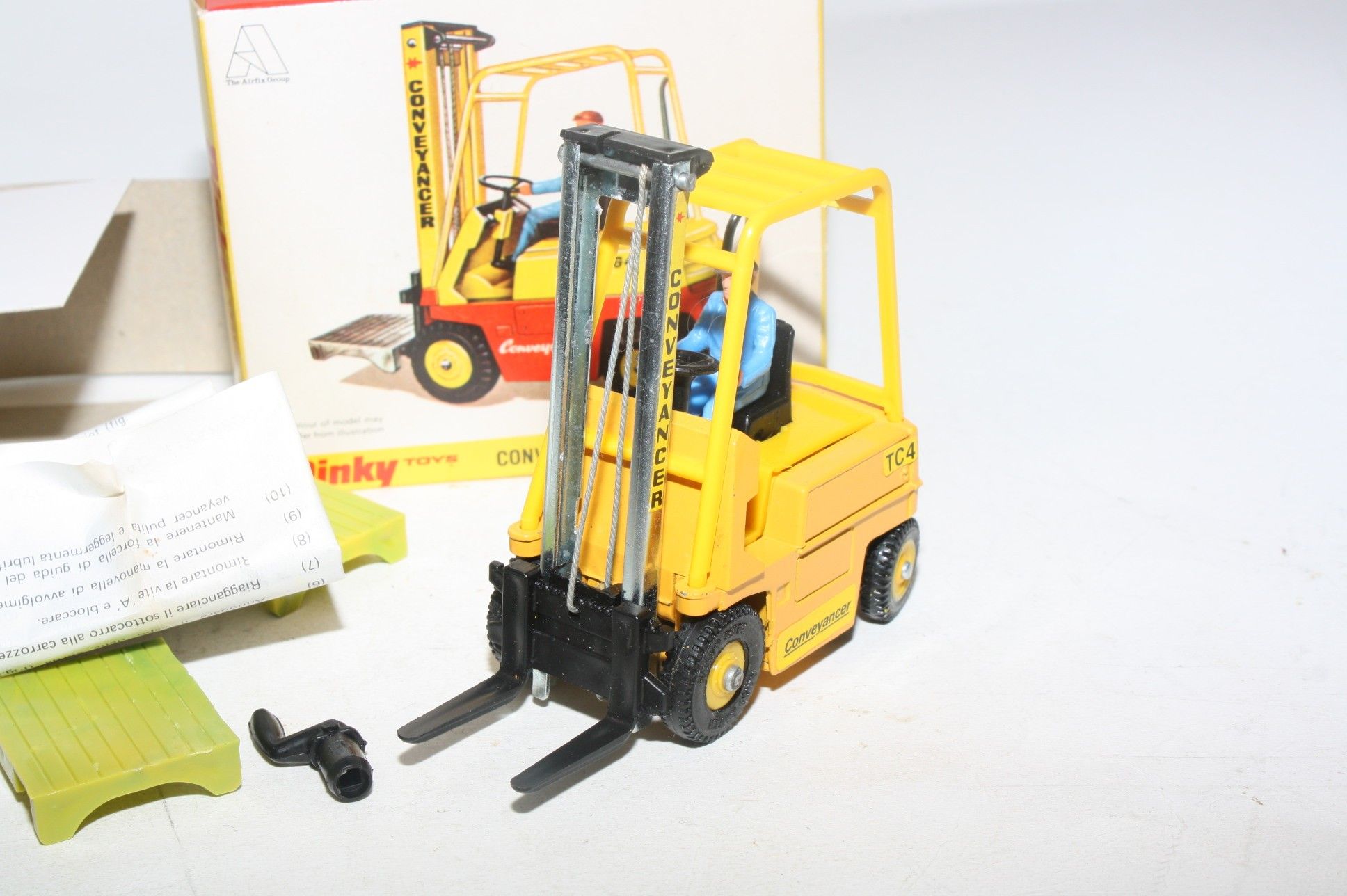 Dinky forklift truck online