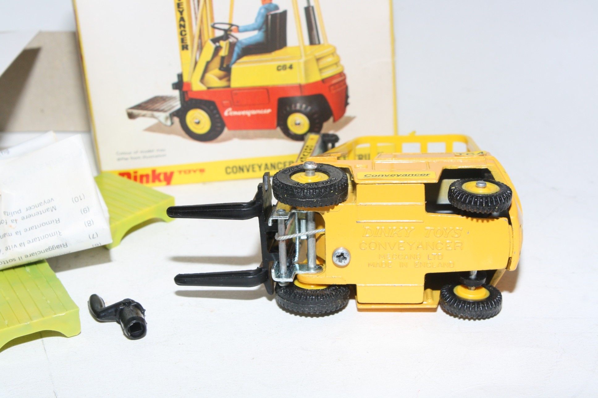 Dinky 404 Conveyancer Fork Lift Truck, Mint in Shop Fresh Original