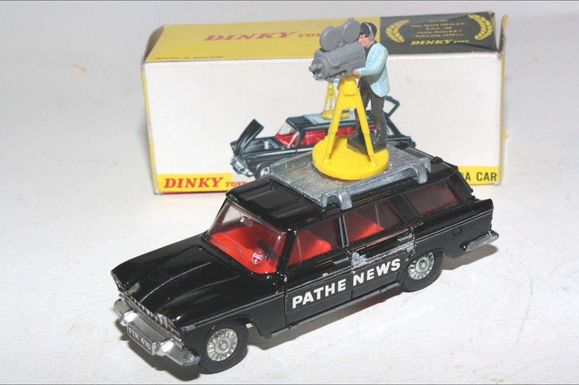 DlNKY TOYS Pathe News Camera Car ミニカー