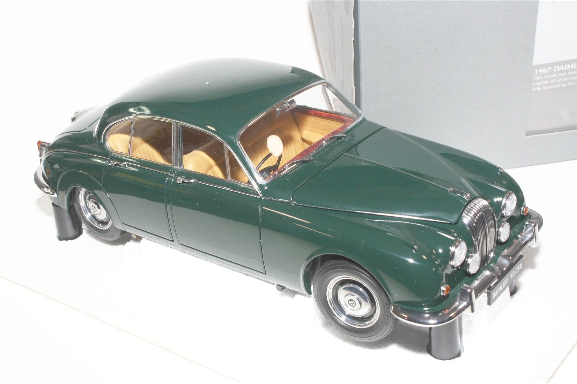Paragon Daimler V8 250, 1:18, MIB | DB Collectables