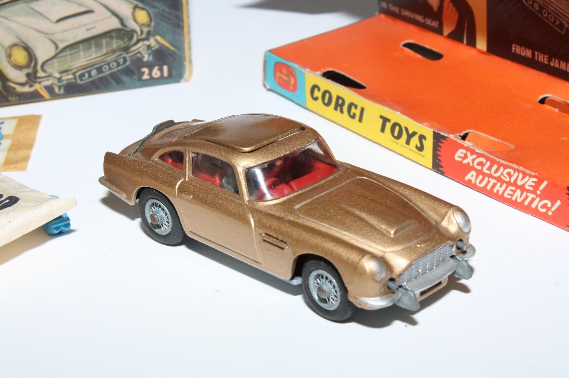 Corgi 1:43 - Modellino di auto - James Bond's 007 Aston Martin D.B.5