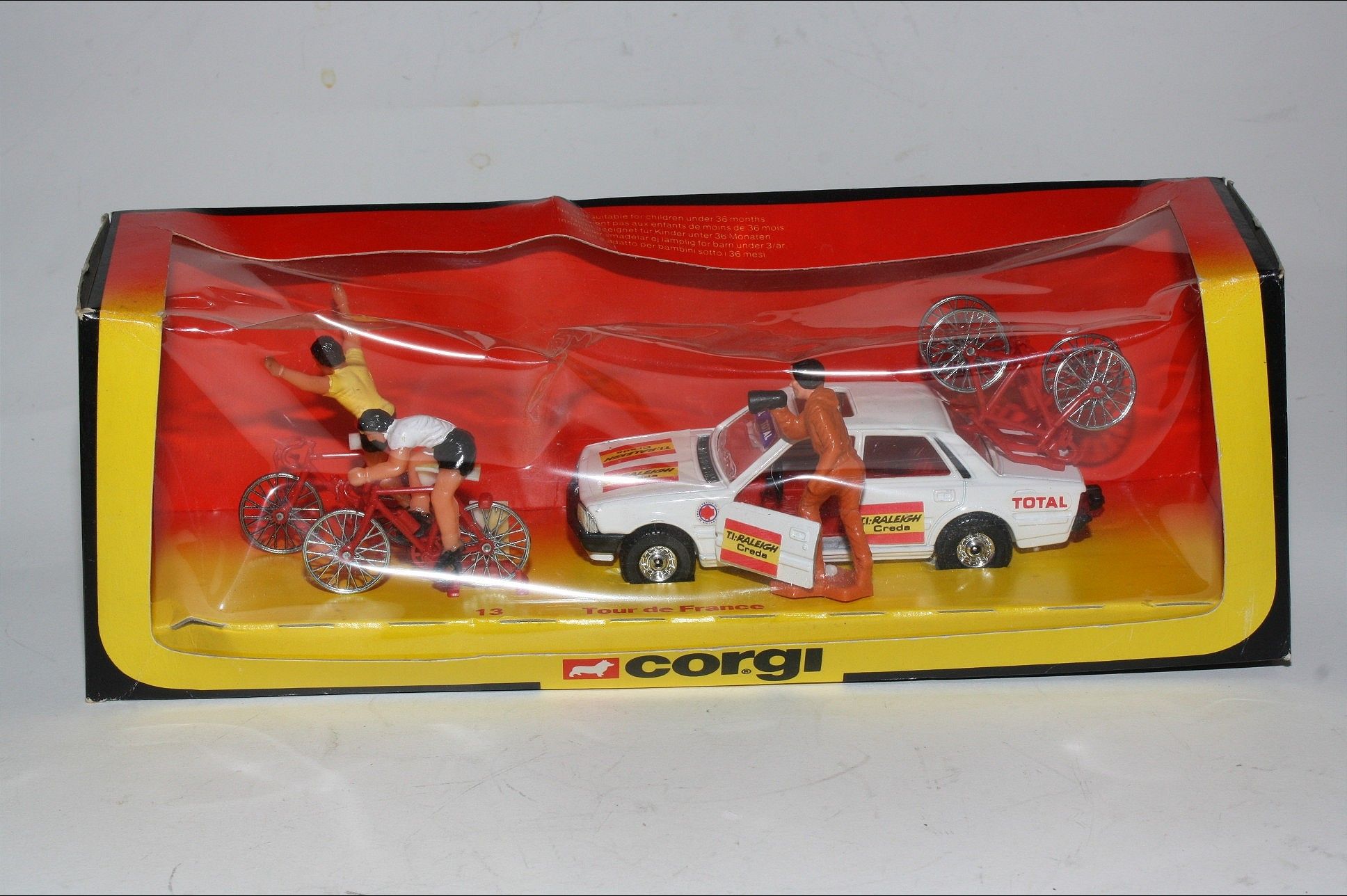 Modèle Réduit Corgi 1/43 - Tour De France - Camion Peugeot D3a Pastis 51 - Norev
