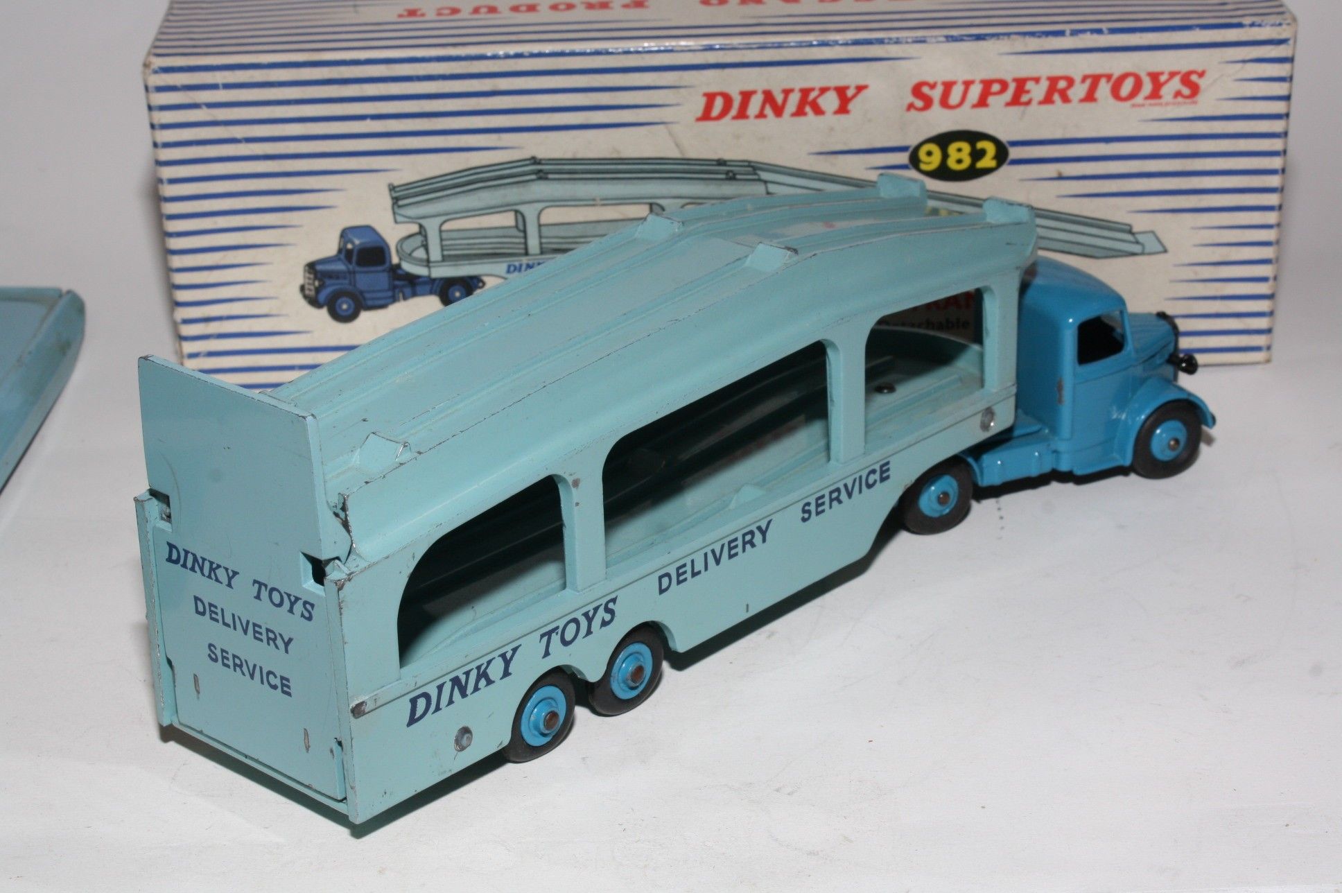 Dinky 982 store