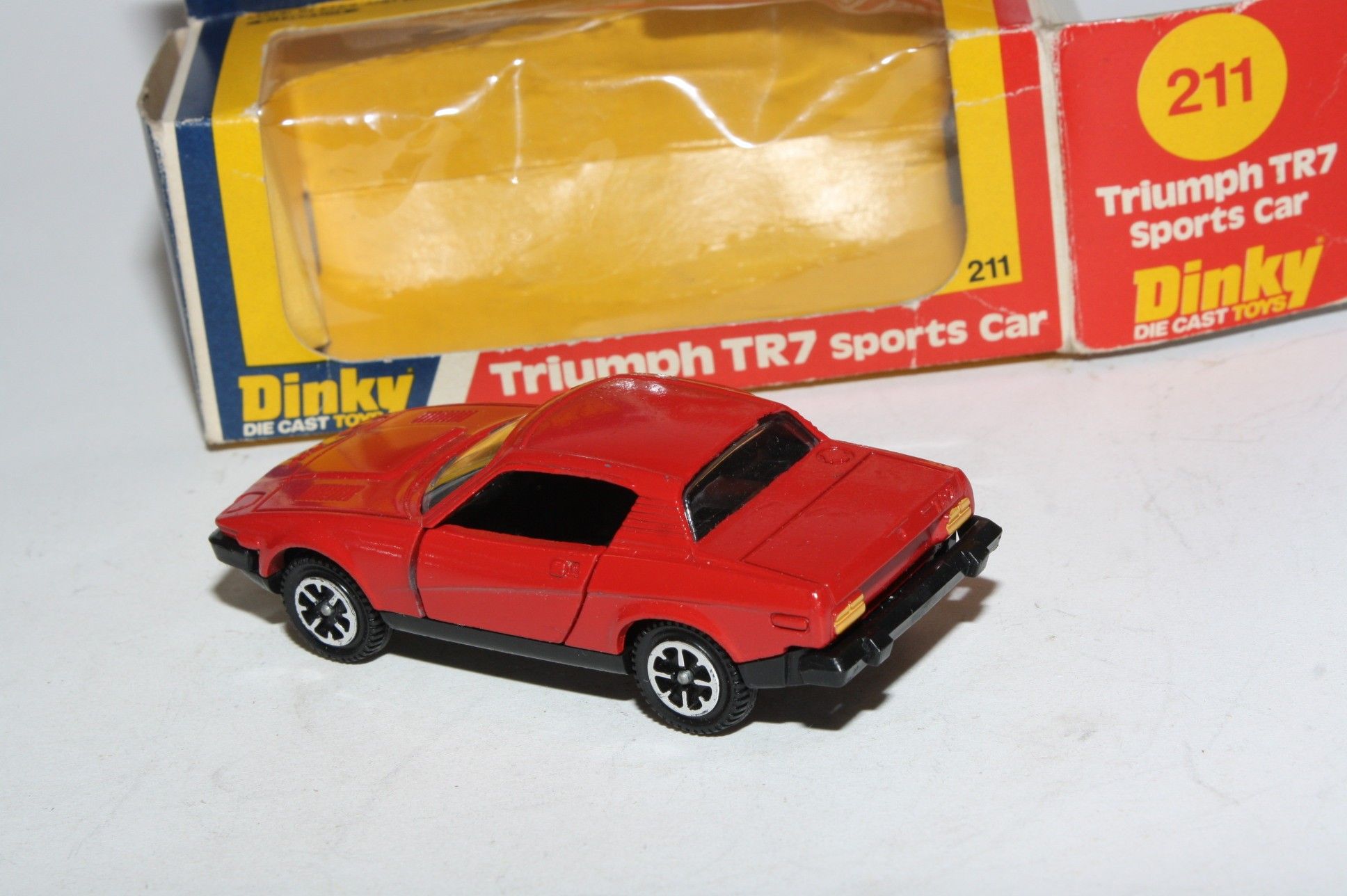 DINKY TOYS GB n° 211 Triumph TR7 Sports car en boite EUR 29,00 - FR