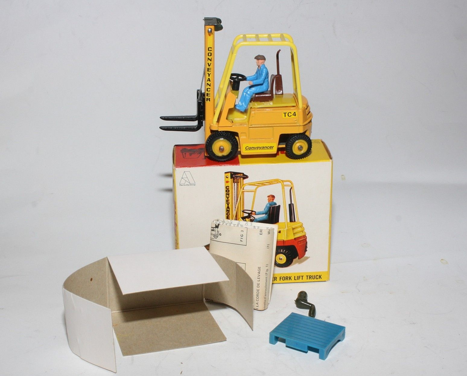 Dinky 404 Conveyancer Fork Lift Truck, Mint in Superb Original Box