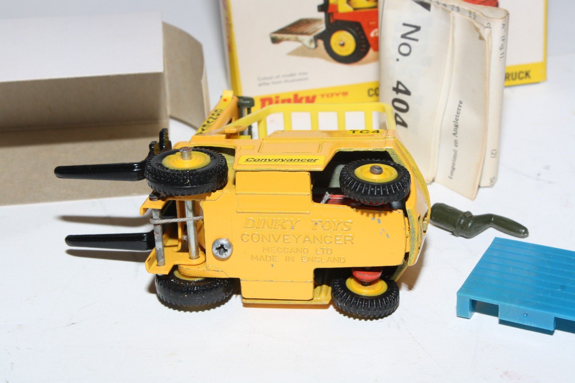Dinky 404 Conveyancer Fork Lift Truck, Mint in Superb Original Box
