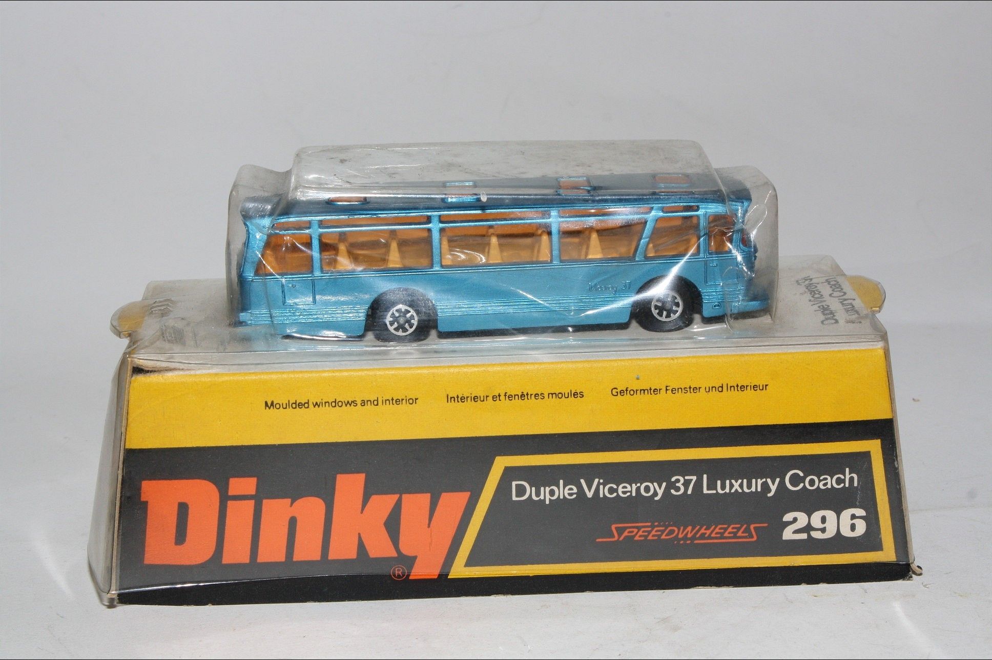 Dinky cheap luxury coach