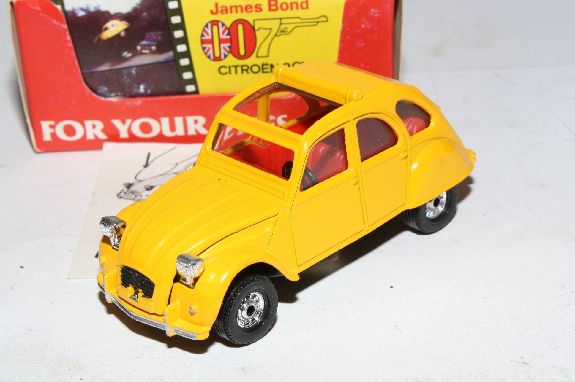 素晴らしい外見 ２CV BOND 007仕様 箱あり JAMES ミニカー