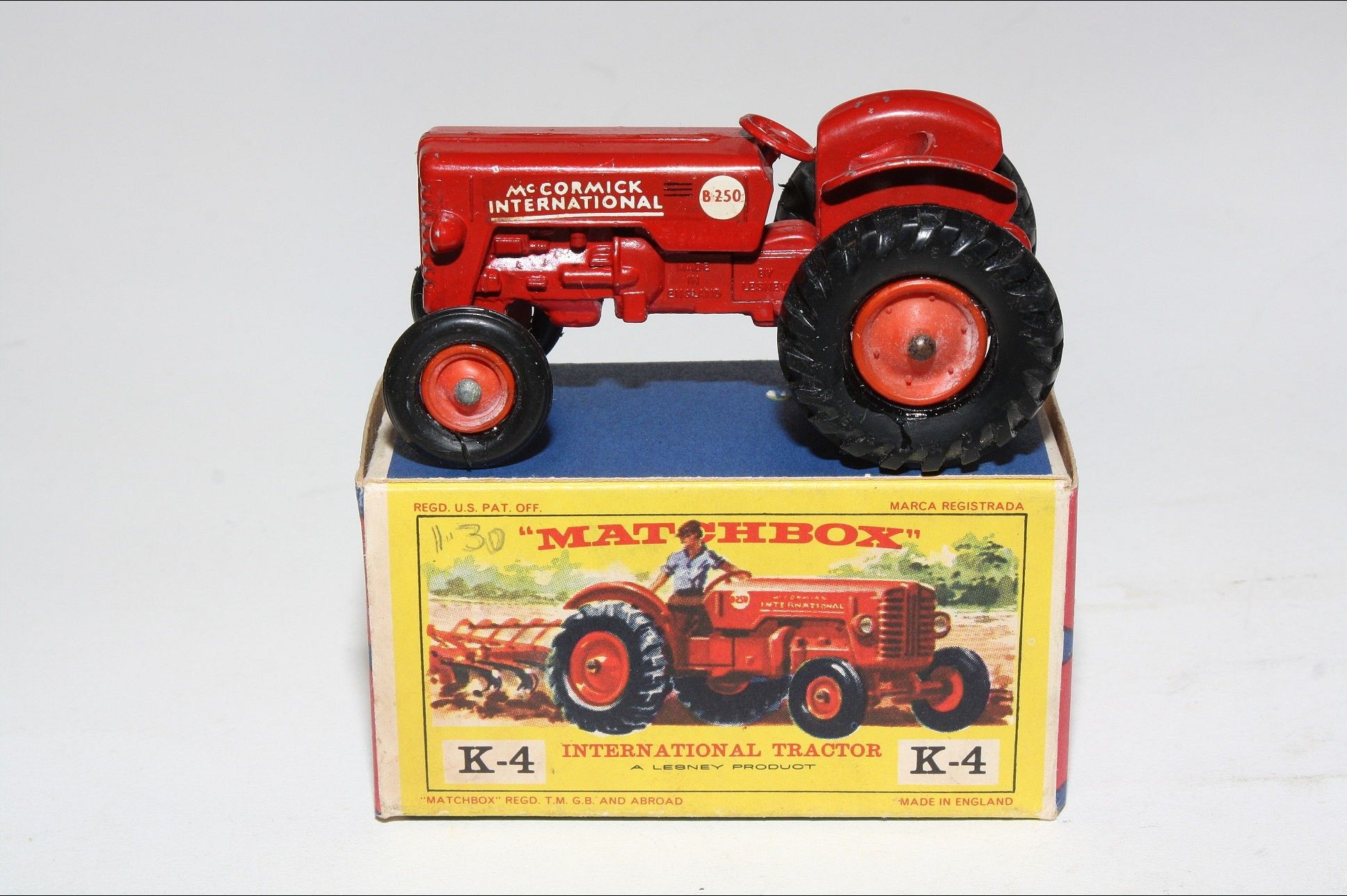 ミニカー アメリカントラクター McCORMICK FARMALL Farmall M Blue