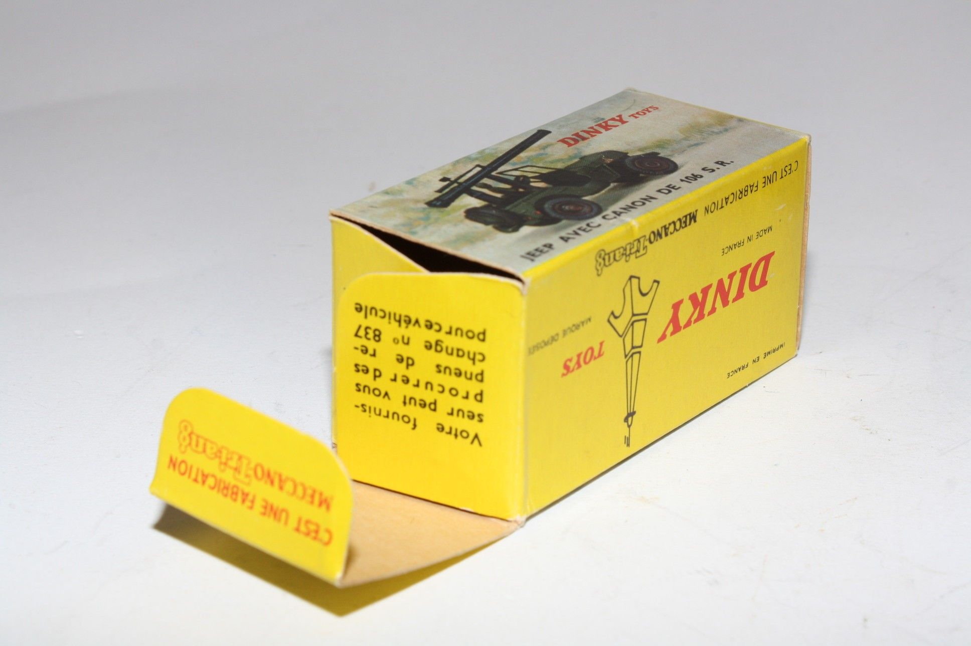 Jouet jeep militaire DINKY TOYS avec canon automoteur de 106 SR - Collection