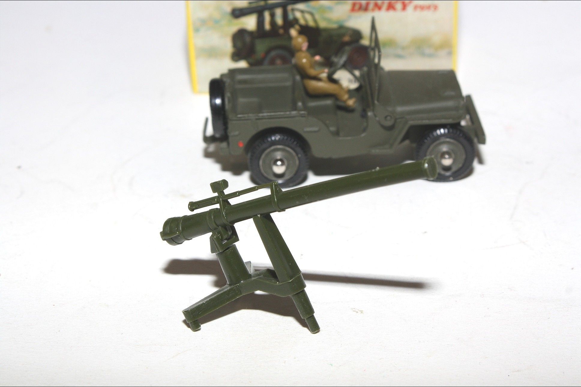 Dinky Toys - Jeep Avec Canon De 106 SR - Meccano - Triang - Miniature Ancienne