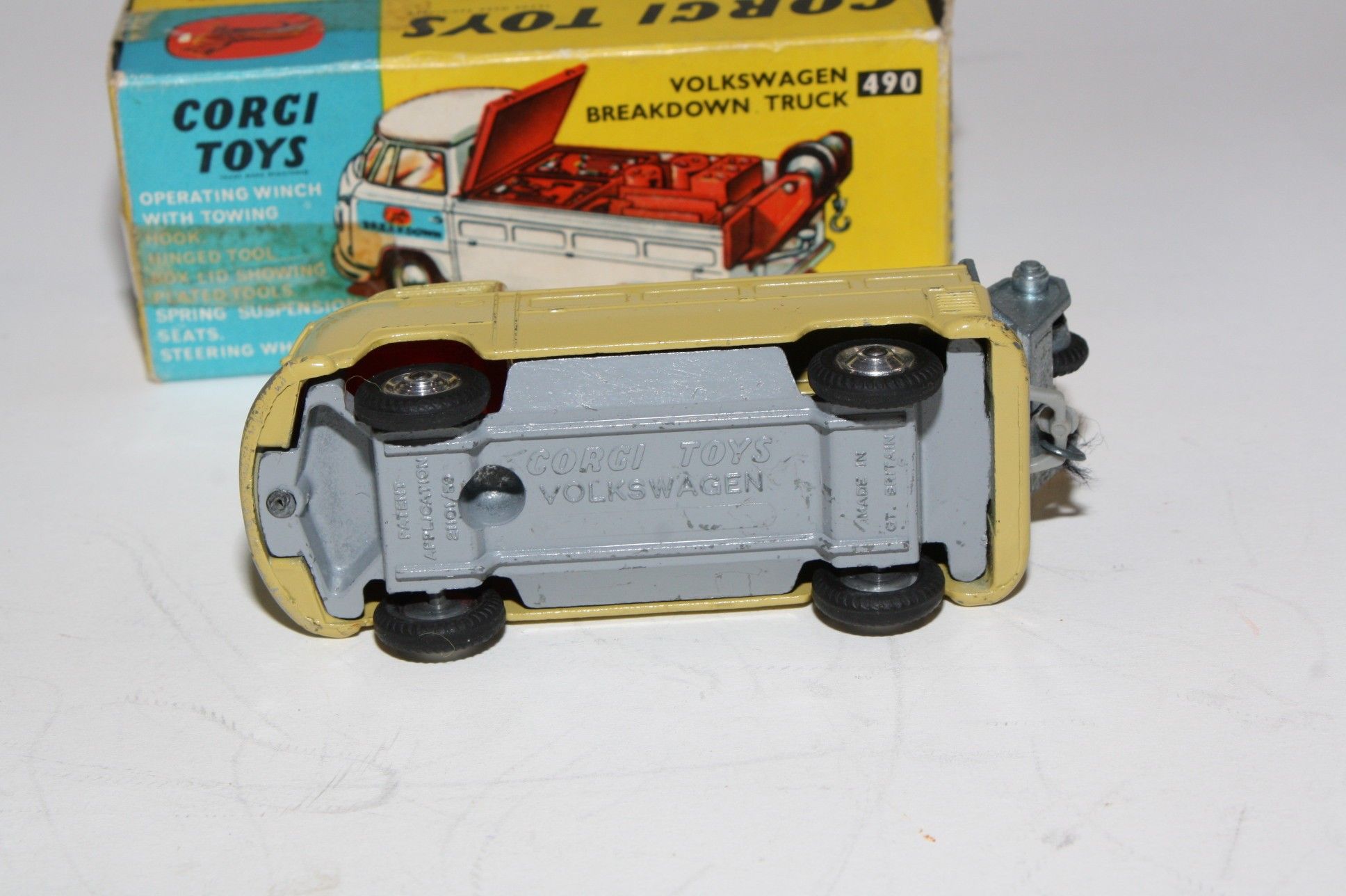 CORGI TOYS 490 VOLKSWAGEN BRAKEDOWN TRUCK BOXED EXCELLENT