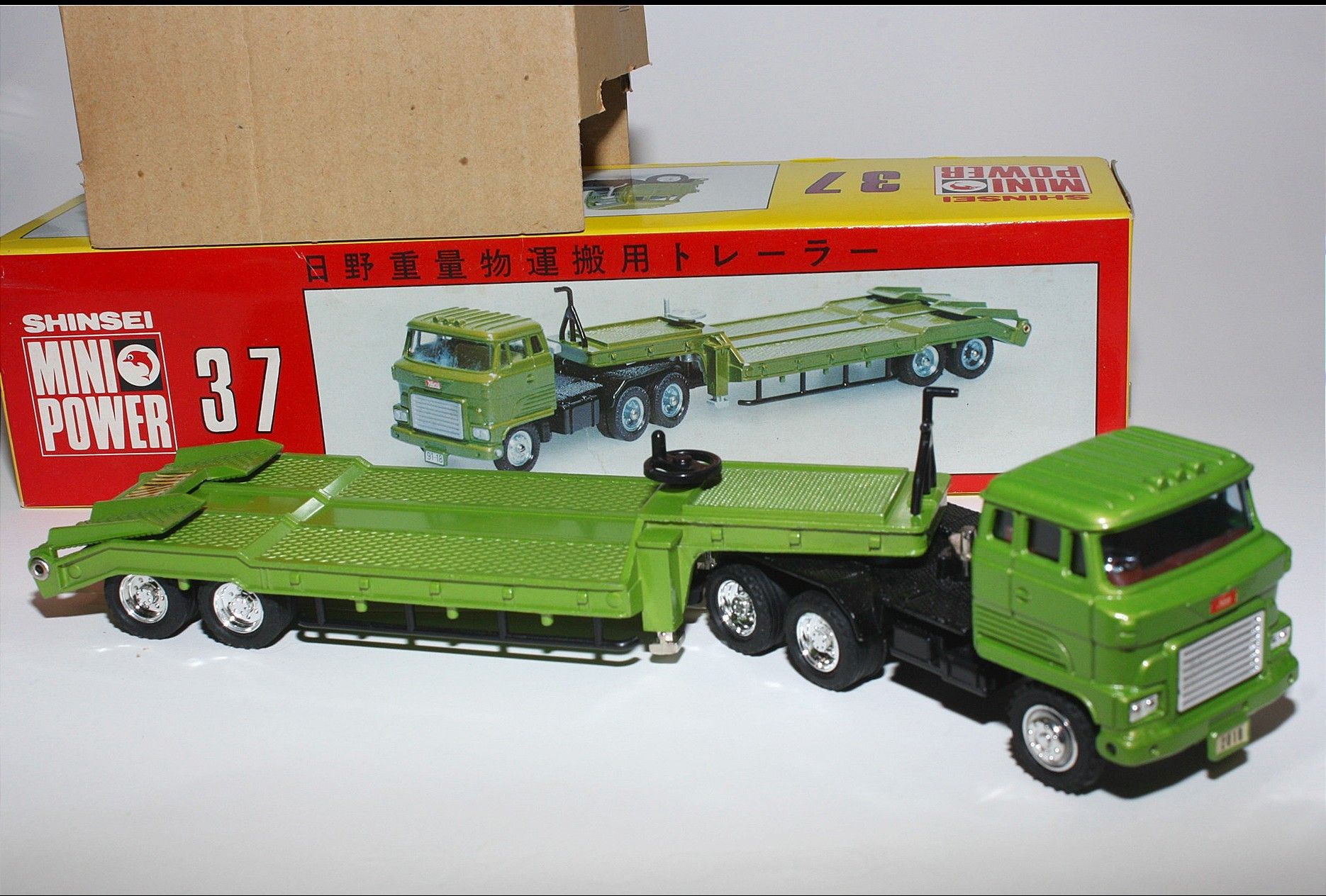 Shinsei Mini Power No.37 Hino Articulated Heavy Vehicle Carrier, MIB | DB  Collectables