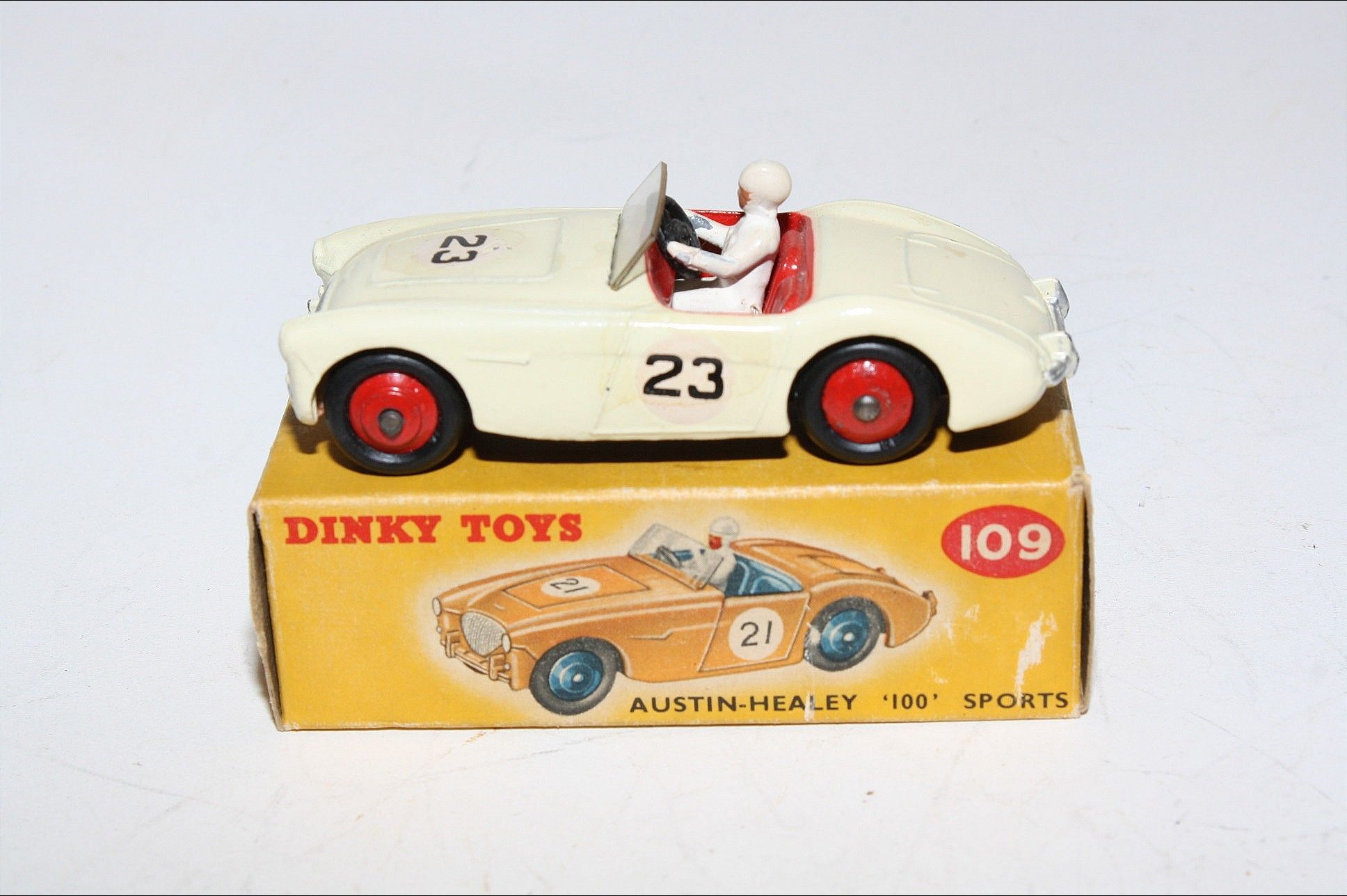 Lot - A Dinky Toys 103 Austin-Healey 100 Touring
