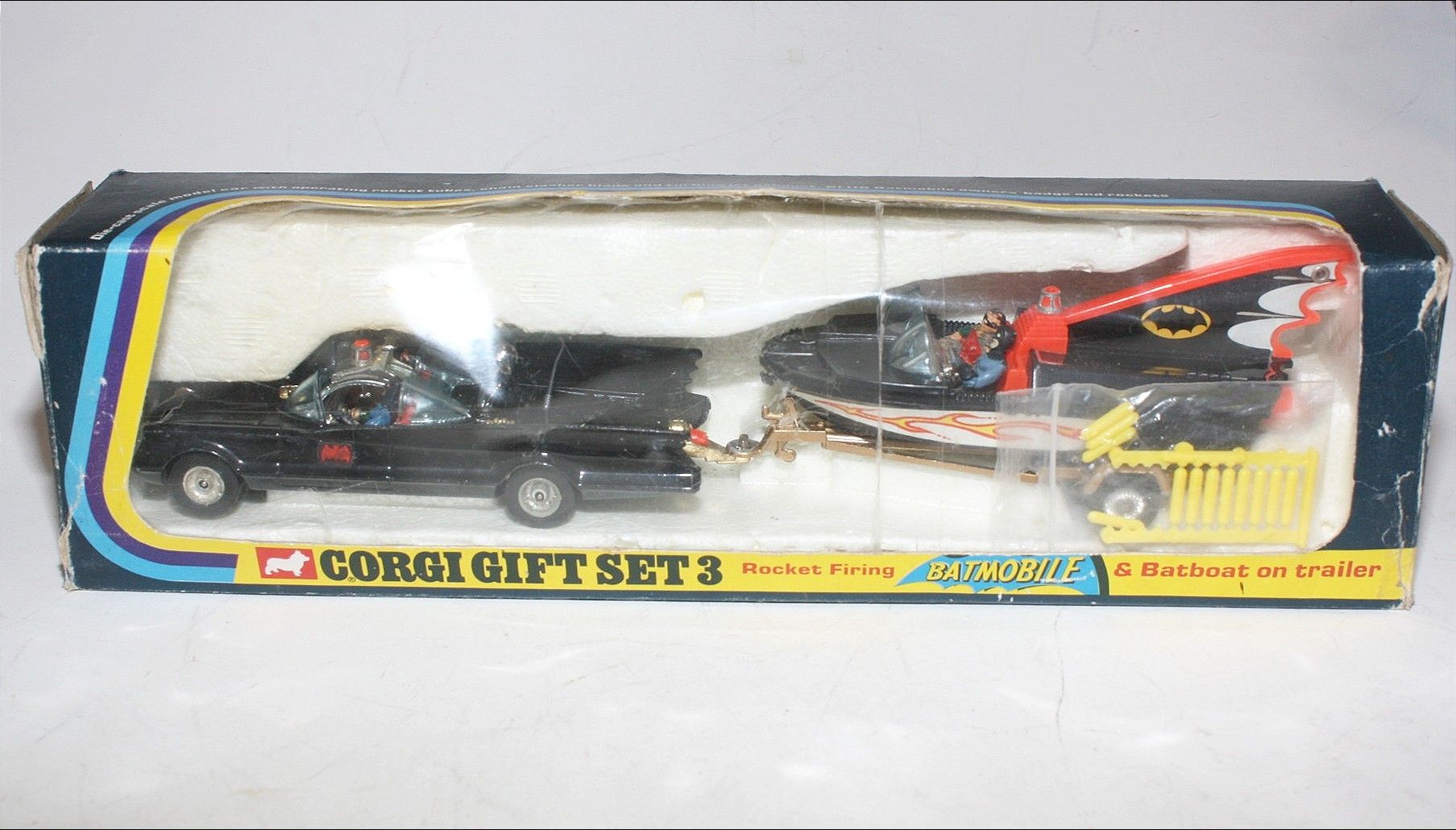CORGI TOYS GIFT Set 3 Batmobile With Batboat And Trailer En Boite D'origine EUR 450,00 - FR