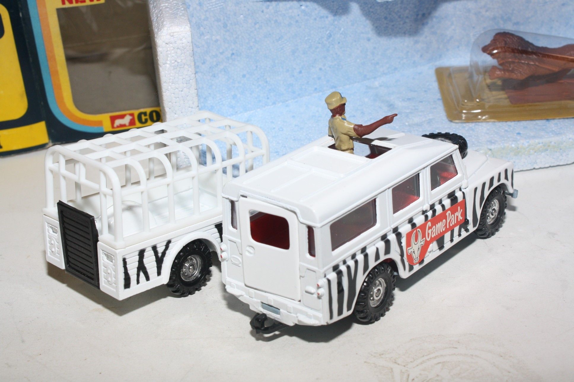 Corgi Gift Set 31 Safari Land Rover, Mint in Good Original Box